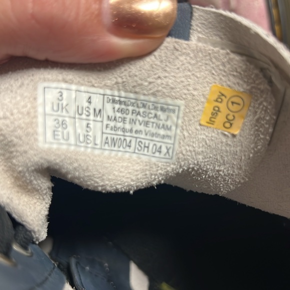 Dr Martens JUNIOR 1460 PASCAL TIE DYE LACE UP BOOTS - Picture 7 of 7